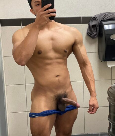 Hunky guy with a veiny dick