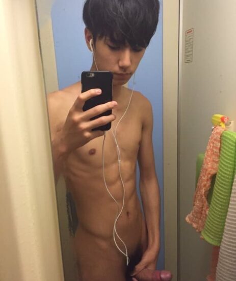 Twink taking a dick picture